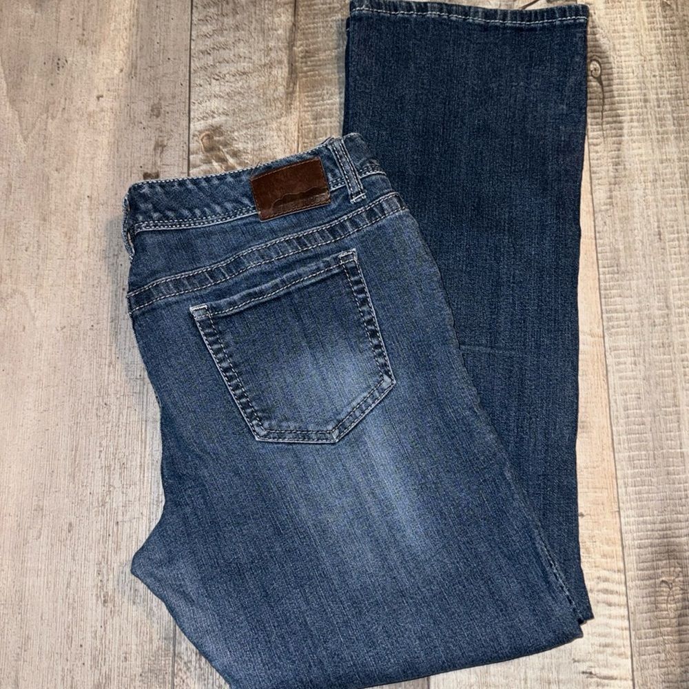 MAURICES women jeans- size 15/16‎ Reg